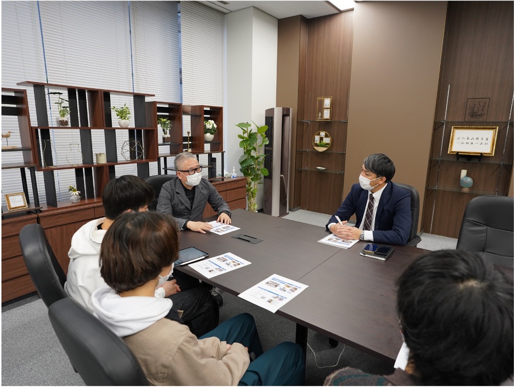 近畿大学 建築学部 垣田ゼミの方々が当社の新大阪ショールームを見学に来られました。 