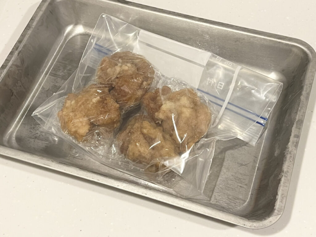 バットに乗せて、冷凍庫で冷凍保存