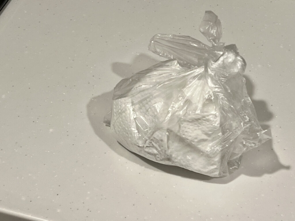 ポリ袋に入れて冷蔵庫で冷蔵保存