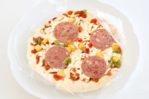 冷凍ピザをオーブントースターで焼き立ての味に！美味しく温め直す方法を解説