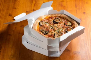 ピザを最後まで美味しく！余ったピザの冷蔵・冷凍保存方法を解説